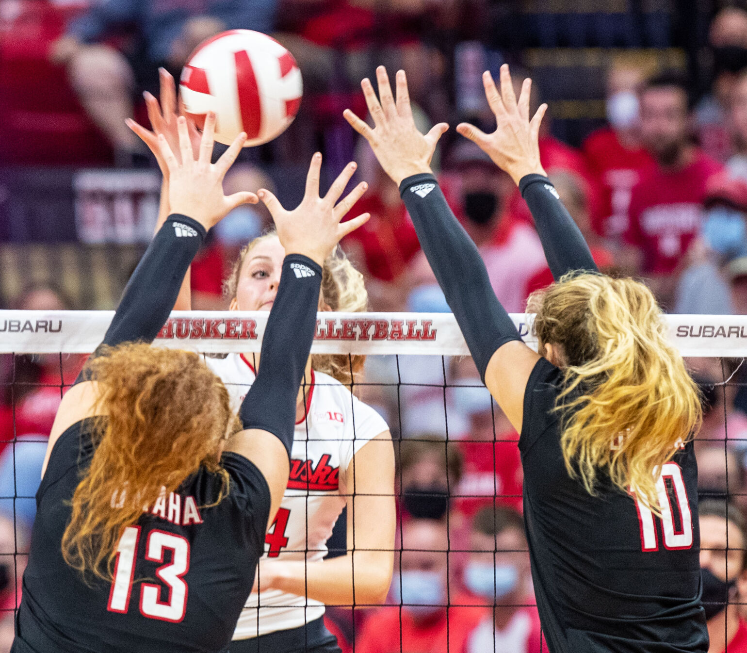 090421-owh-spo-nuvolley-pic-cm006.jpg